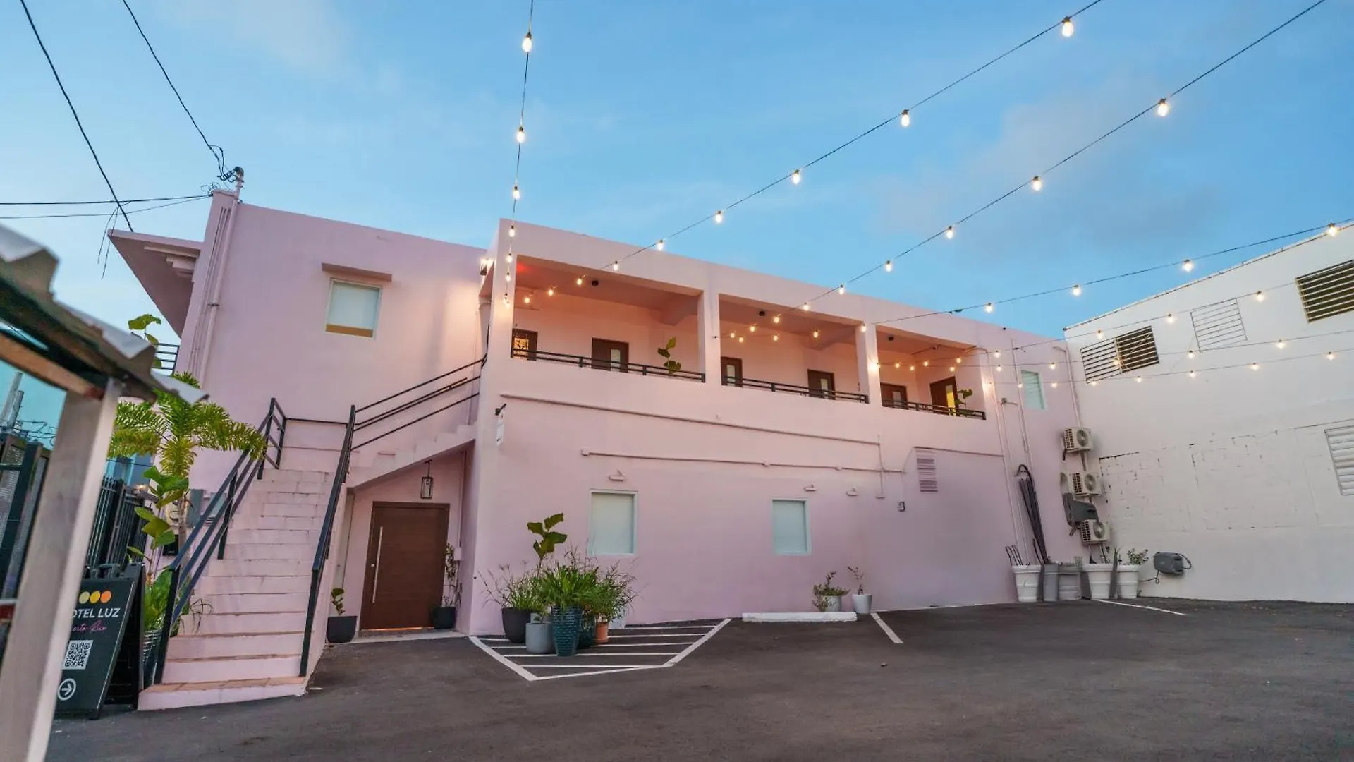 Room 15 Skyline Sips & Santurce Charm San Juan